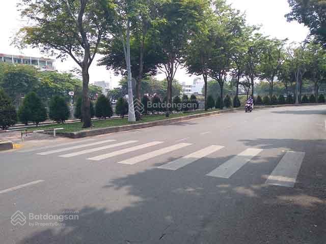 Bán building mt hoàng sa, dtsd  691m2, kc  hầm + 6 tầng, hđt  140tr/tháng, giá  50 tỉ