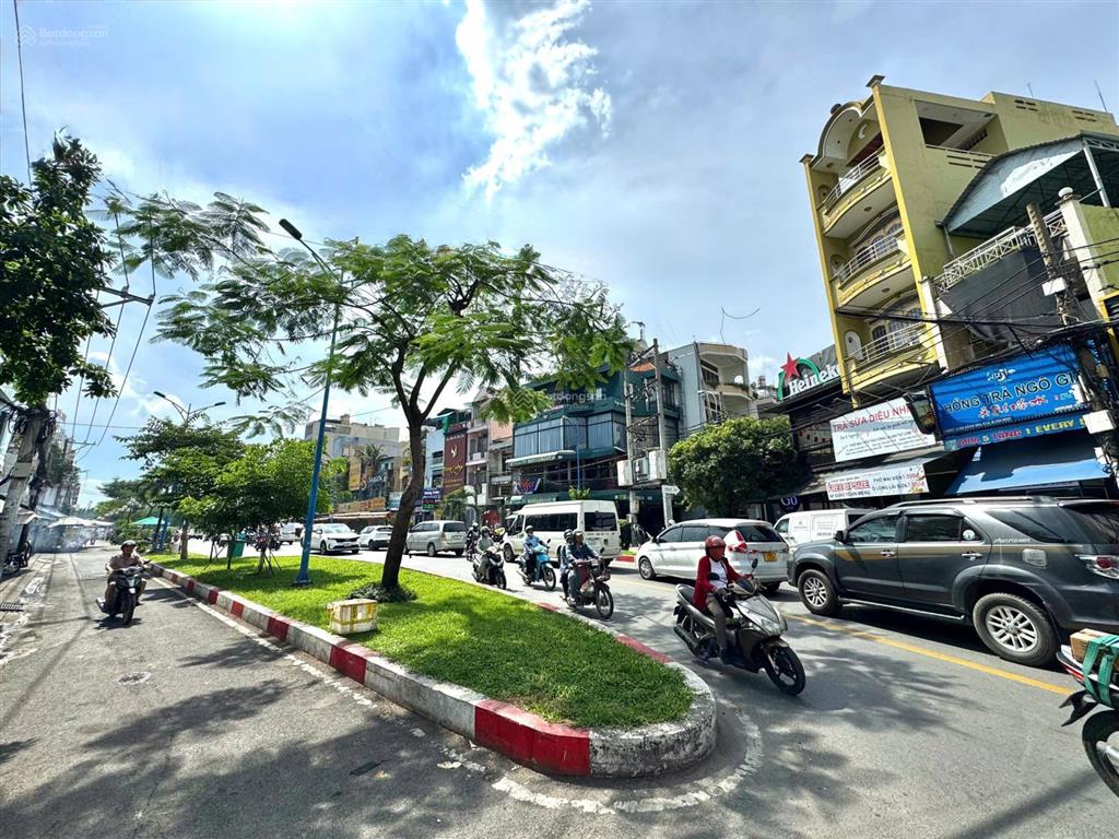 Bán nhà góc 2mt đồng đen  vị trí đẹp nhất, kinh doanh tốt nhất,( 5.5mx30m ) cn  150m2  26 tỉ tl