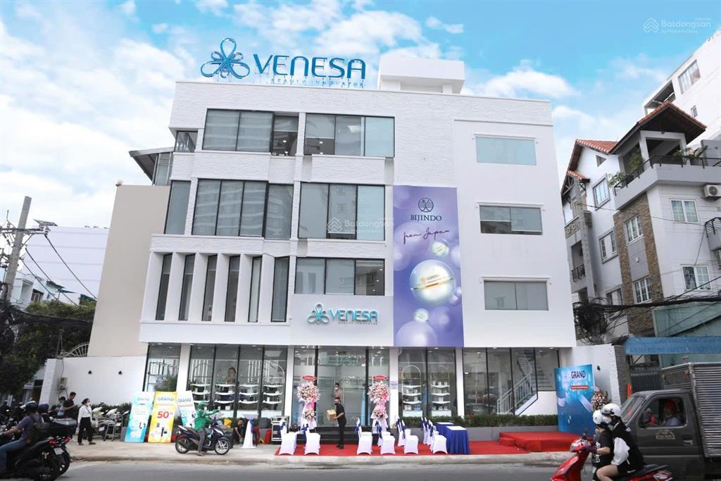 Giá đầu tư  cần bán nhà góc 2mt phan đăng lưu, dt ( 5mx20m ), kết cấu  4 tầng, giá  23 tỉ.