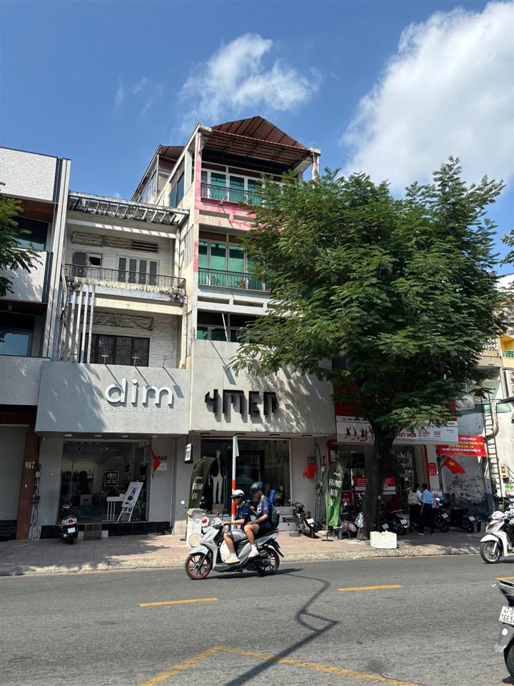 Cần bán gấp nhà mt ngay hoàng văn thụ, dt 5m x 15m, kc 5 tầng + thang máy, giá chỉ 17,5 tỉ