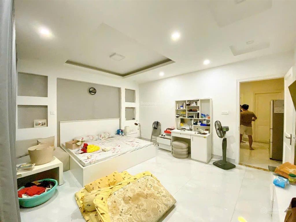 Ngộp  bán gấp nhà hxh hoàng văn thụ, dt  7m x 15m, cn  80m², kc  3 tầng, giá  13,5 tỉ