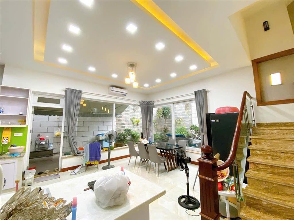 Ngộp  bán gấp nhà hxh hoàng văn thụ, dt  7m x 15m, cn  80m², kc  3 tầng, giá  13,5 tỉ