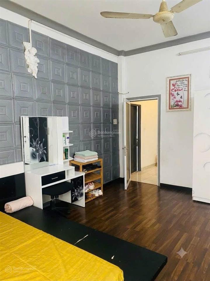 Bán gấp tòa nhà góc 2mt phan đăng lưu, dt  8mx25m 130m2 hầm + 6 tầng, tn  250tr/th, giá  48 tỉ