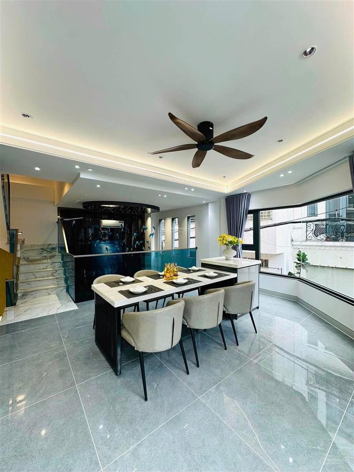 Chính chủ cần bán gấp nhà hxt lê văn sỹ, dt  10m x 15m, cn  150m2, kc  3 tầng, giá  25 tỉ tl.