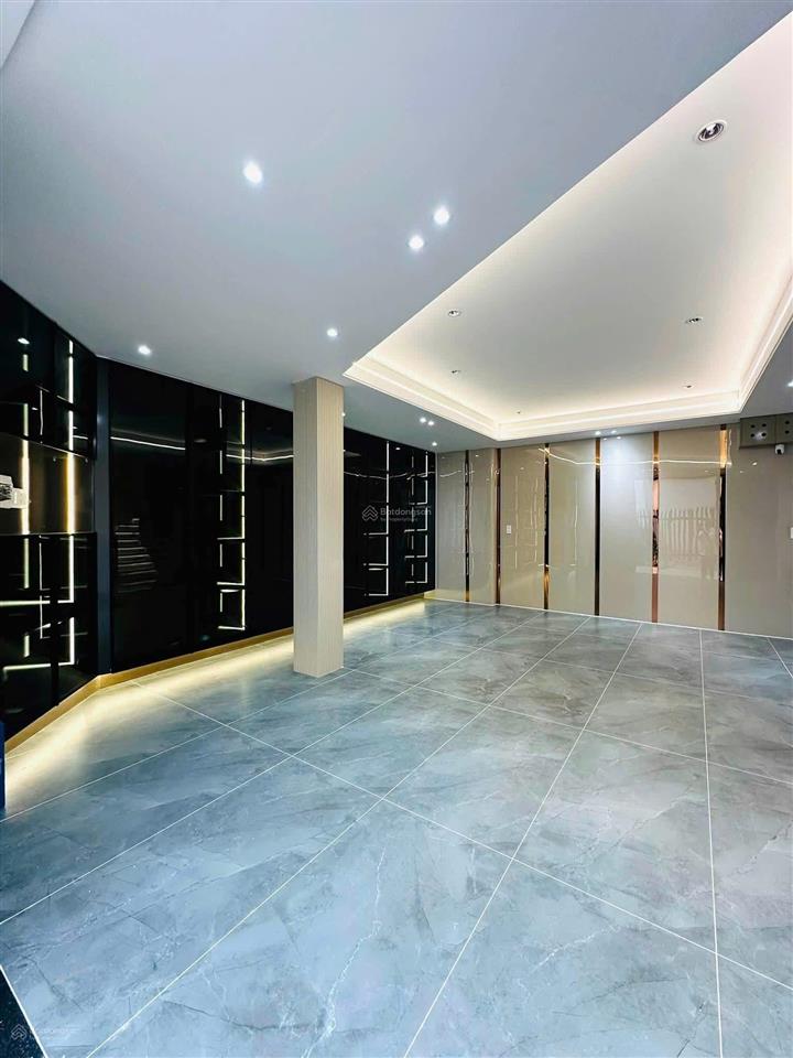 Chính chủ cần bán gấp nhà hxt lê văn sỹ, dt  10m x 15m, cn  150m2, kc  3 tầng, giá  25 tỉ tl.