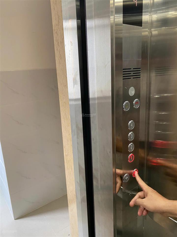 Bán nhà hoàng hoa thám, dt  8mx25m, cn  180m2, kc  hầm + 5 tầng tn  180tr/th  giá  35 tỉ.