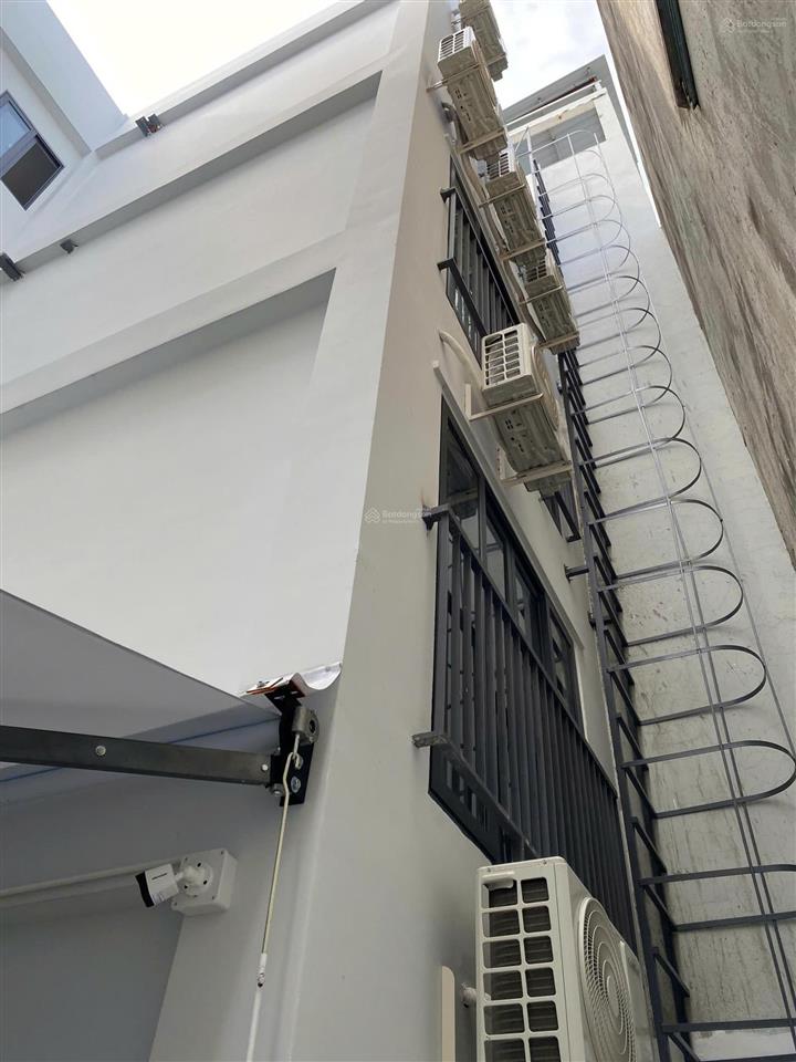Bán nhà hoàng hoa thám, dt  8mx25m, cn  180m2, kc  hầm + 5 tầng tn  180tr/th  giá  35 tỉ.