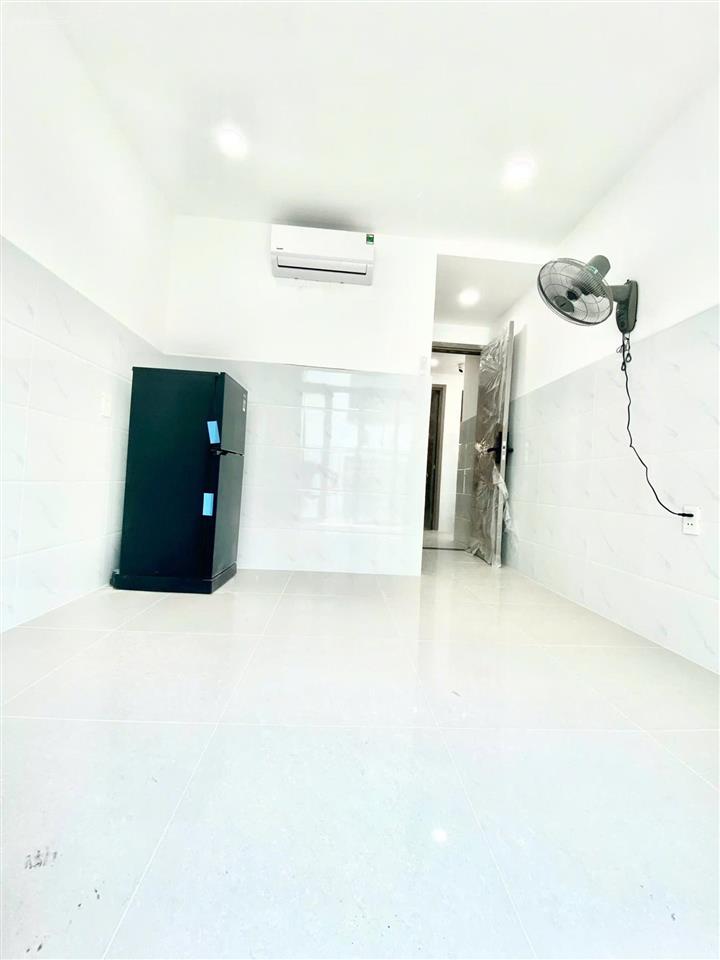 Bán nhà hoàng hoa thám, dt  8mx25m, cn  180m2, kc  hầm + 5 tầng tn  180tr/th  giá  35 tỉ.