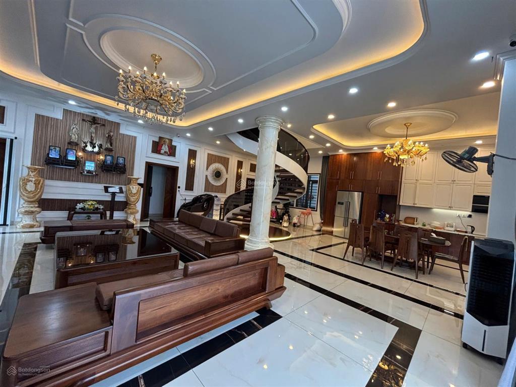 Định cư cần bán nhà bàu cát, dt  7mx20m,kc  hầm + 7 tầng + thang máy, dtsd  450m2, giá  25.9 tỉ
