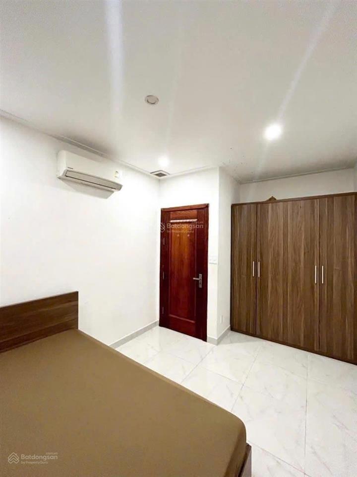 Bán gấp nhà mt lê quang định, dt  7nh11x25m , cn  150m2  8 tầng  tn 130tr/tháng, giá  32 tỉ