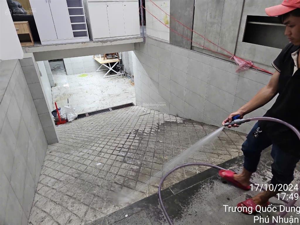 Rất ngộp. bán nhà mt nguyễn minh hoàng. dt 5mx15m. kc hầm + 4 tầng. tn 45tr/tháng. giá 16.5 tỉ