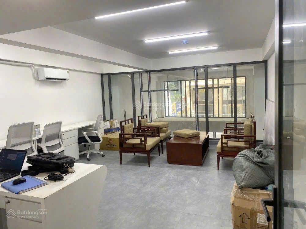 Rất ngộp. bán nhà mt nguyễn minh hoàng. dt 5mx15m. kc hầm + 4 tầng. tn 45tr/tháng. giá 16.5 tỉ