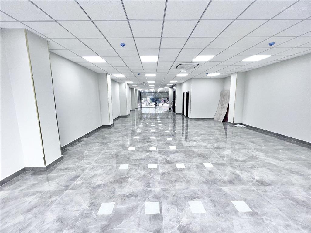 Thu nhập 1.2 tỷ/năm  bán tòa nhà hoàng văn thụ, dt 12mx20m  cn 180m2, kc 7 tầng  giá 38 tỷ