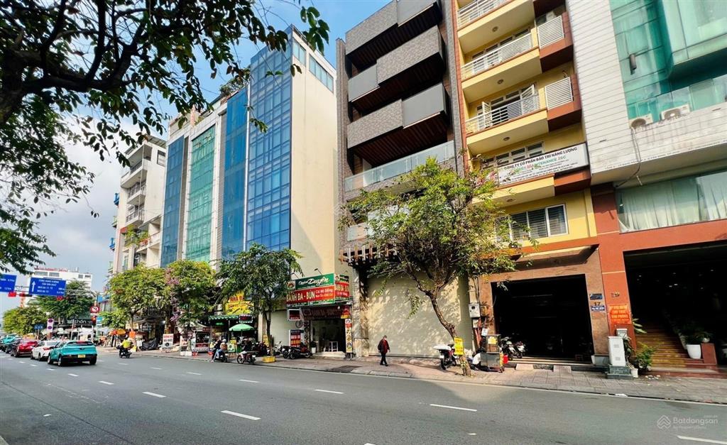 Thu nhập  1.5 tỷ/năm  bán nhà góc 2mt bạch đằng,dt  15mx20m,cn  280m2, kc  3 tầng, giá  59 tỷ