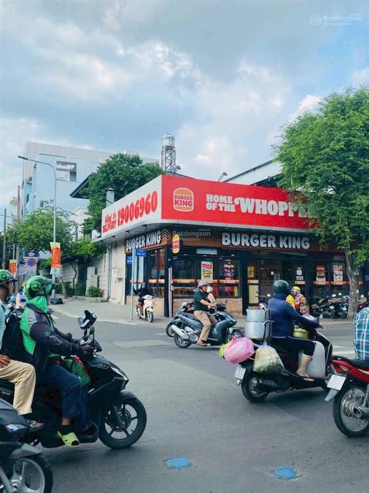Thu nhập  1.5 tỷ/năm  bán nhà góc 2mt bạch đằng,dt  15mx20m,cn  280m2, kc  3 tầng, giá  59 tỷ