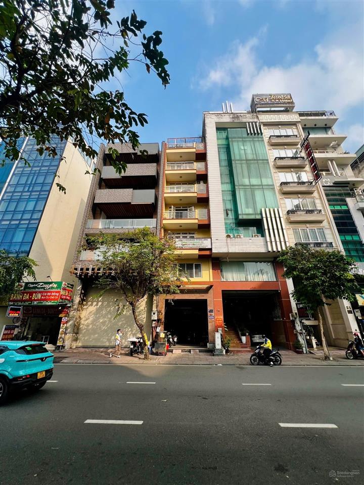 Thu nhập  1.5 tỷ/năm  bán nhà góc 2mt bạch đằng,dt  15mx20m,cn  280m2, kc  3 tầng, giá  59 tỷ