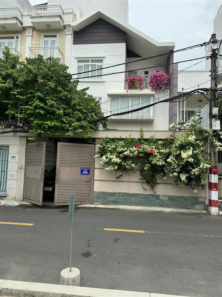 Giá đầu tư  bán nhà cộng hòa, dt 8.5m x 25m (200m2), kc 2 tầng, giá chỉ 25.5 tỷ ~ 127tr/m2