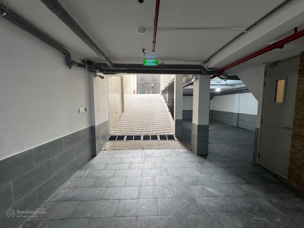 Hạ 10 tỷ! tn  2.2 tỷ/ năm  bán nhà bạch đằng, dt  8mx25m, cn  190m2  hầm + 7 tầng, giá  40 tỷ
