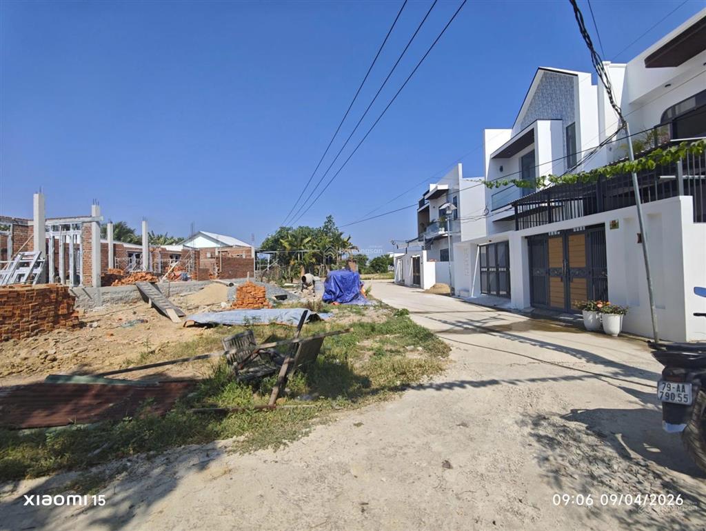 Nhà mới tinh  giá chỉ hơn 1,6 tỷ tại diên lạc