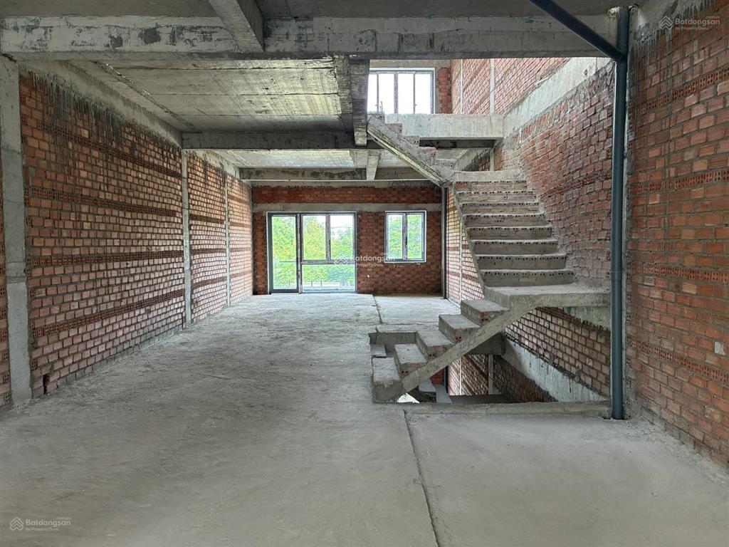 Bán nhà lô lk0918 bà rịa city gate (6x20), diện tích sàn 326 m2, giá bán 4.150 triệu đồng.