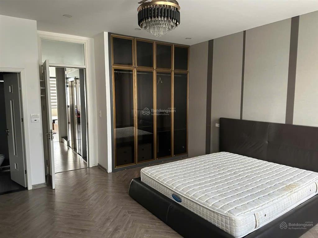 Cho thuê biệt thự 5 tầng full đồ nội thất đẹp, phù hợp ở và kinh doanh giá 30 triệu bao phí dịch vụ