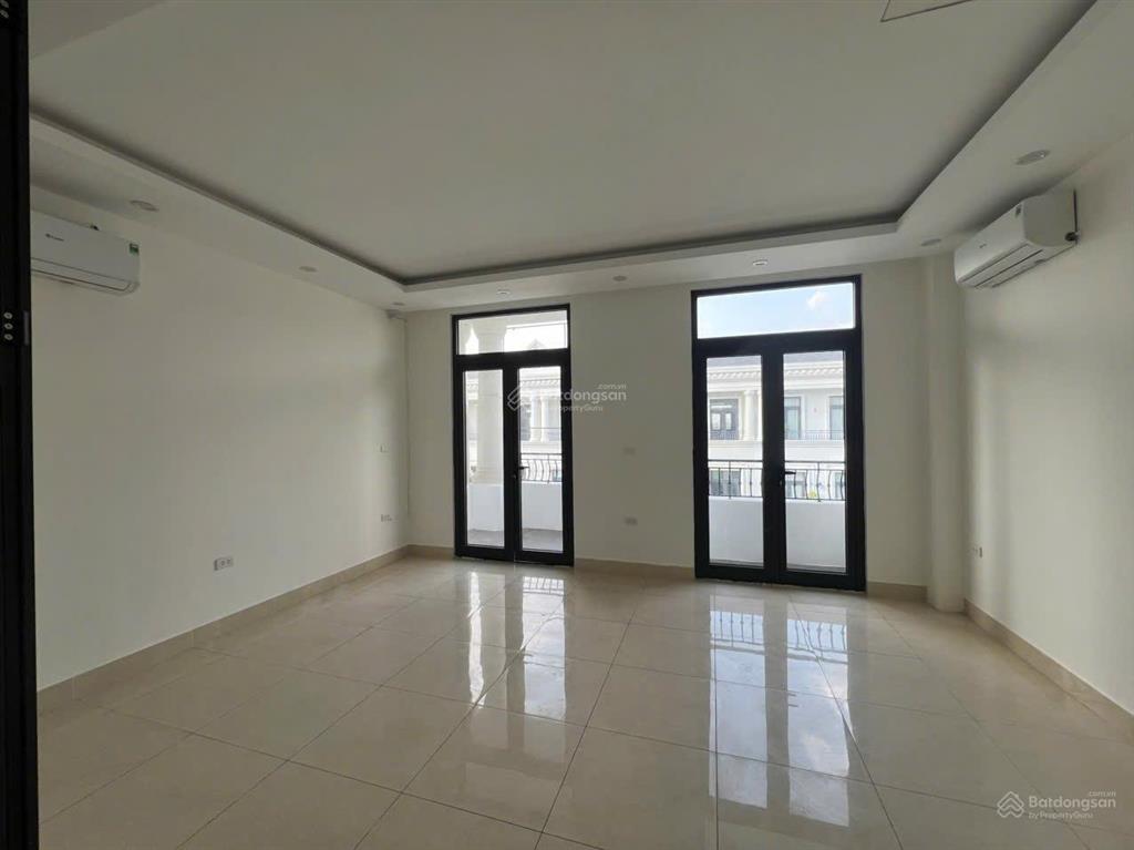 Cho thuê biệt thự 5 tầng hoàn thiện đẹp, có thang máy, giá 23 triệu