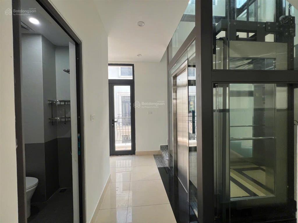 Cho thuê biệt thự 5 tầng hoàn thiện đẹp, có thang máy, giá 23 triệu