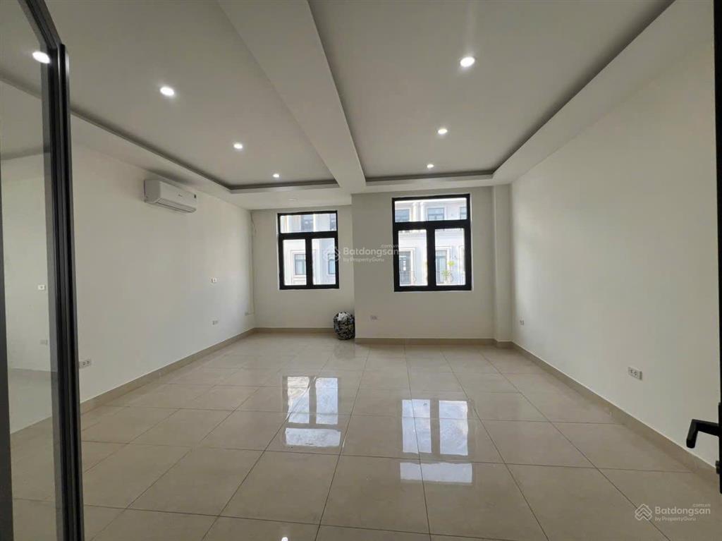 Cho thuê biệt thự 5 tầng hoàn thiện đẹp, có thang máy, giá 23 triệu