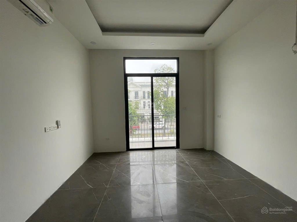 Cho thuê liền kề hải âu 3,5 tầng hoàn thiện trục văn phòng giá 22 triệu bao phí dịch vụ