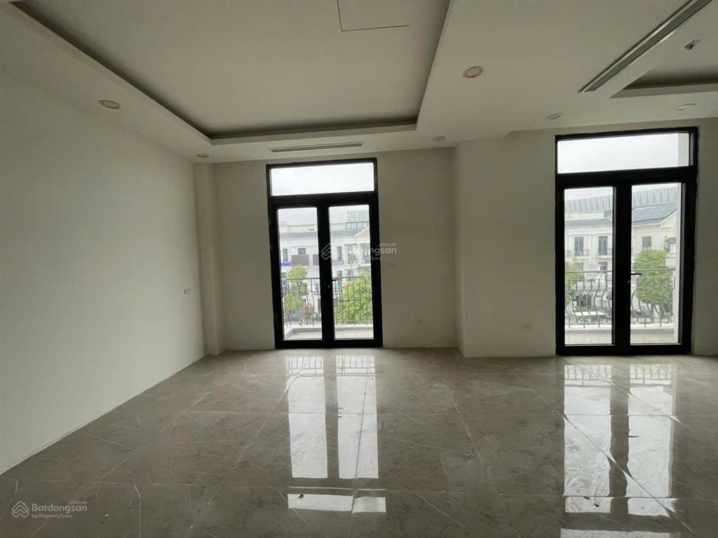 Cho thuê liền kề hải âu 3,5 tầng hoàn thiện trục văn phòng giá 22 triệu bao phí dịch vụ