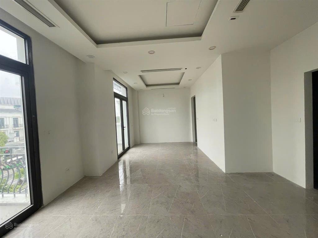 Cho thuê liền kề hải âu 3,5 tầng hoàn thiện trục văn phòng giá 22 triệu bao phí dịch vụ