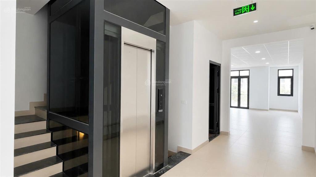 Cho thuê cặp shophouse đập thông 120m đối diện chung cư giá 75 triệu