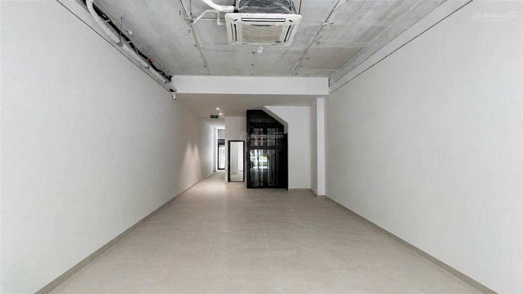 Cho thuê cặp shophouse đập thông 120m đối diện chung cư giá 75 triệu