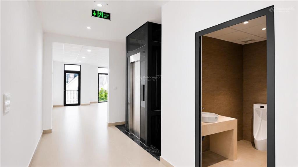 Cho thuê cặp shophouse đập thông 120m đối diện chung cư giá 75 triệu