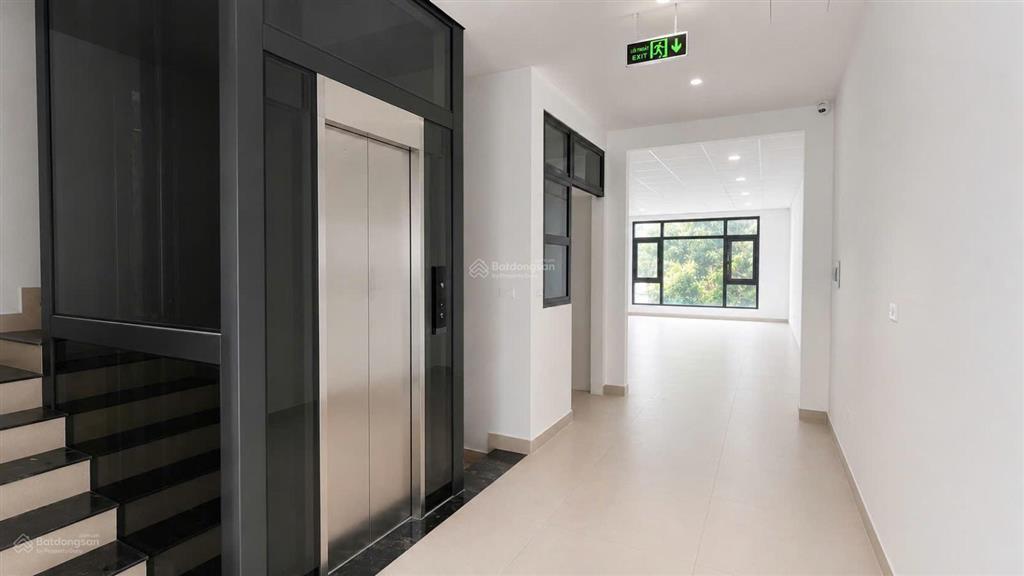 Cho thuê cặp shophouse đập thông 120m đối diện chung cư giá 75 triệu