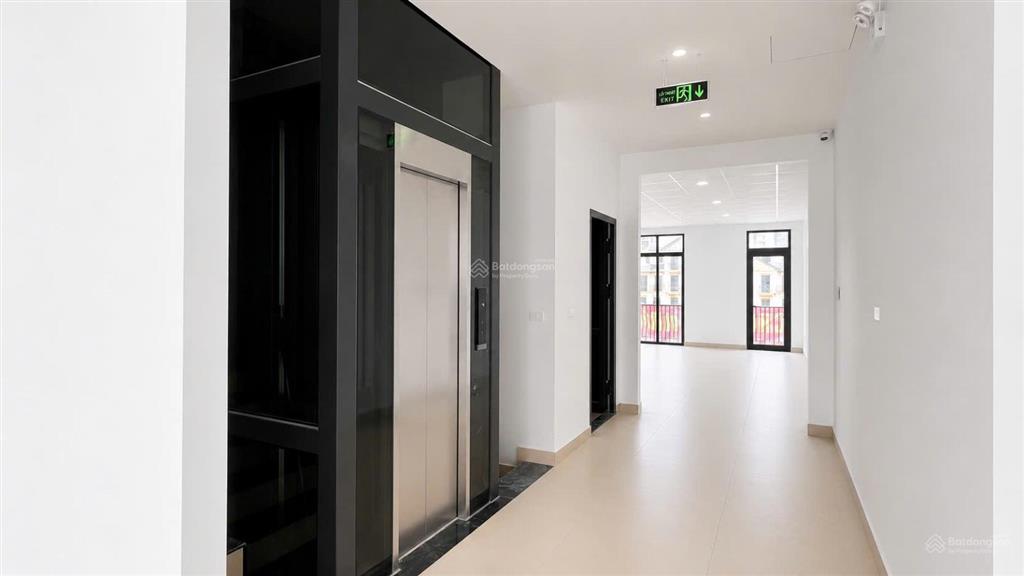 Cho thuê cặp shophouse đập thông 120m đối diện chung cư giá 75 triệu