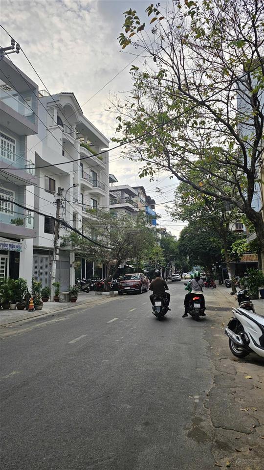 Bán nhà riêng khu bàu cát  giá rẻ nhất tân bình. 122m2 hẻm 6m, oto né nhau