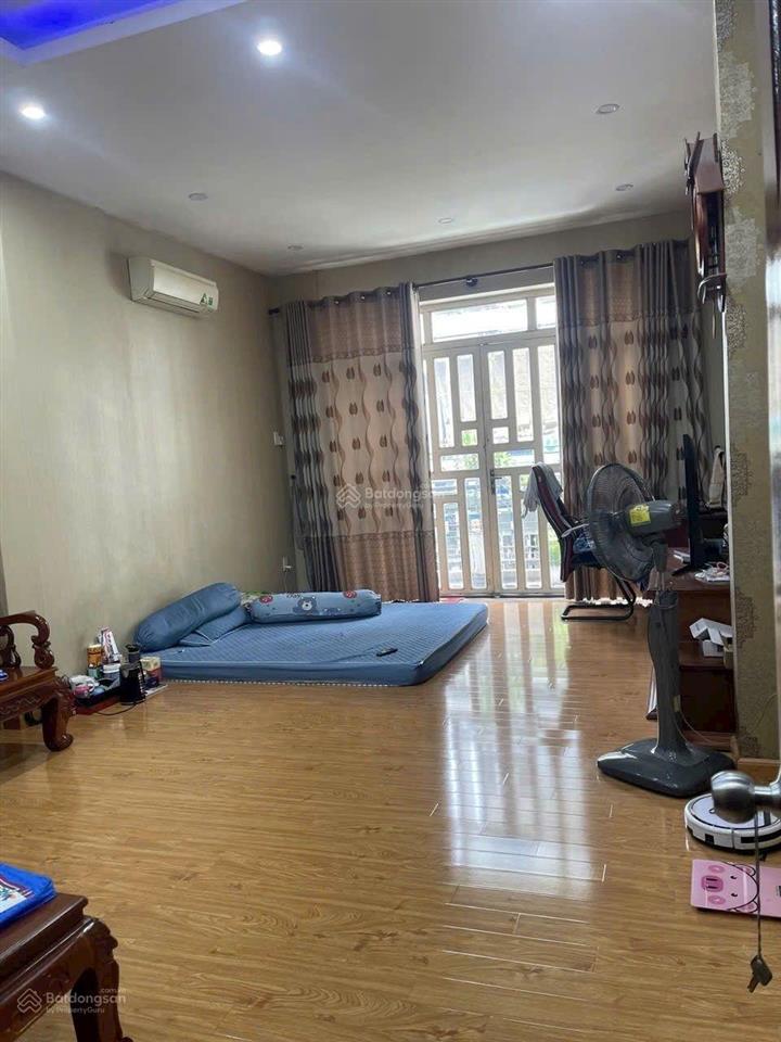 Nhà 4 tầng, diện tích 90m2, view công viên, khu dân cư cao cấp, giá dưới 9 tỷ là hàng cực hiếm
