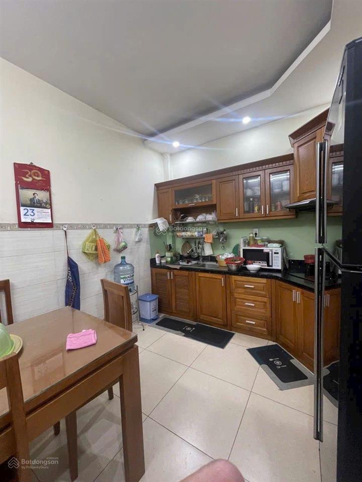 Nhà 4 tầng, diện tích 90m2, view công viên, khu dân cư cao cấp, giá dưới 9 tỷ là hàng cực hiếm
