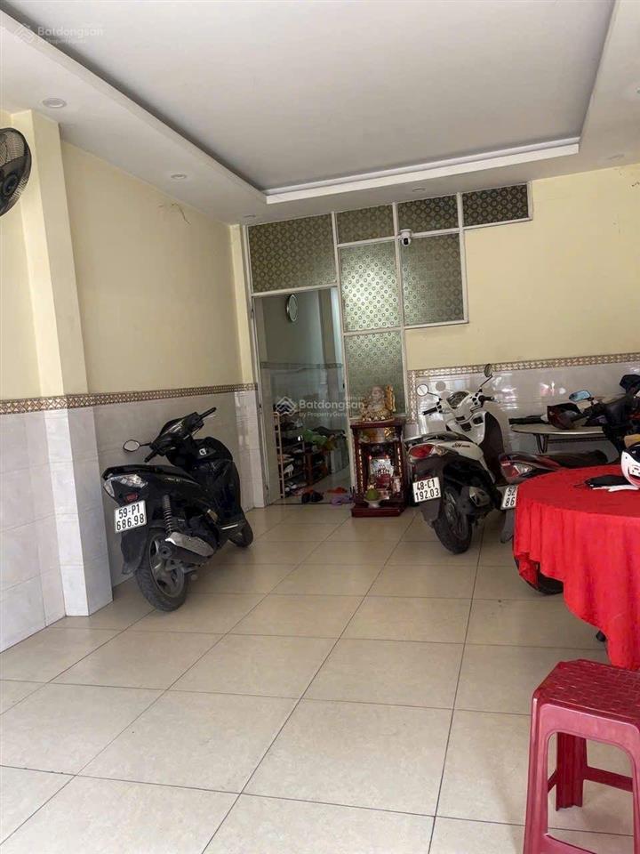 Nhà 4 tầng, diện tích 90m2, view công viên, khu dân cư cao cấp, giá dưới 9 tỷ là hàng cực hiếm