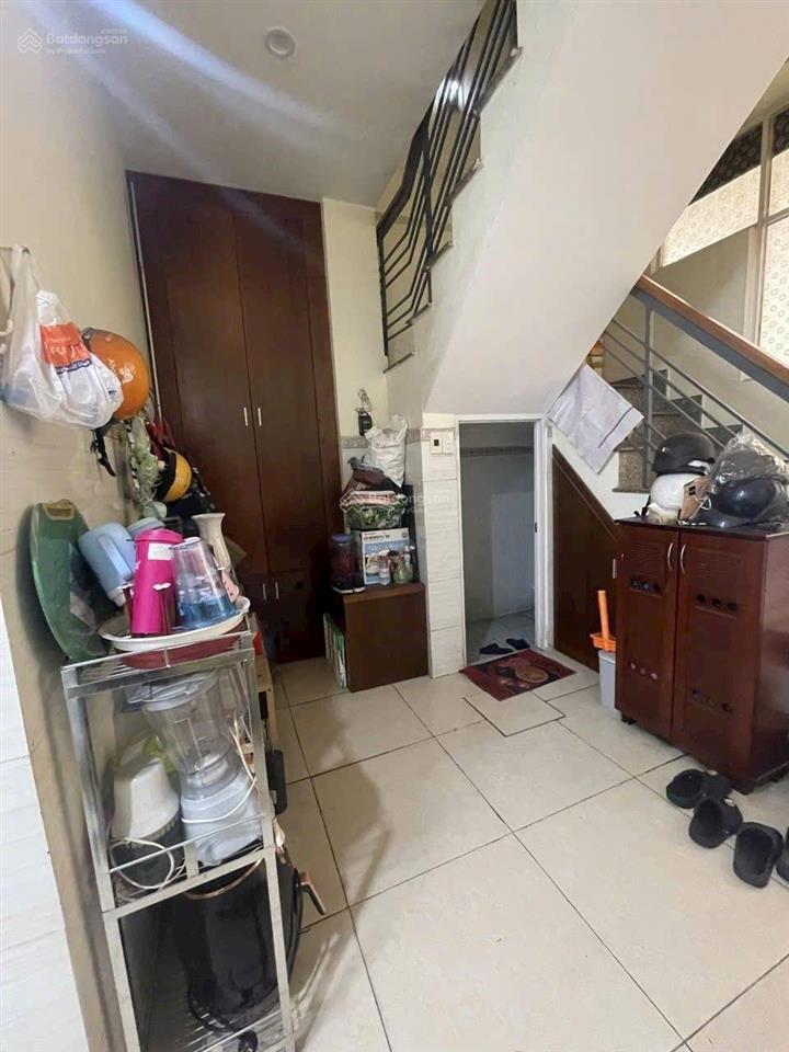 Nhà 4 tầng, diện tích 90m2, view công viên, khu dân cư cao cấp, giá dưới 9 tỷ là hàng cực hiếm