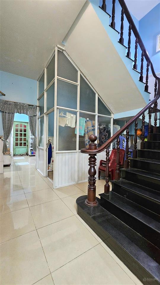 Nhà 4 tầng, diện tích 90m2, view công viên, khu dân cư cao cấp, giá dưới 9 tỷ là hàng cực hiếm