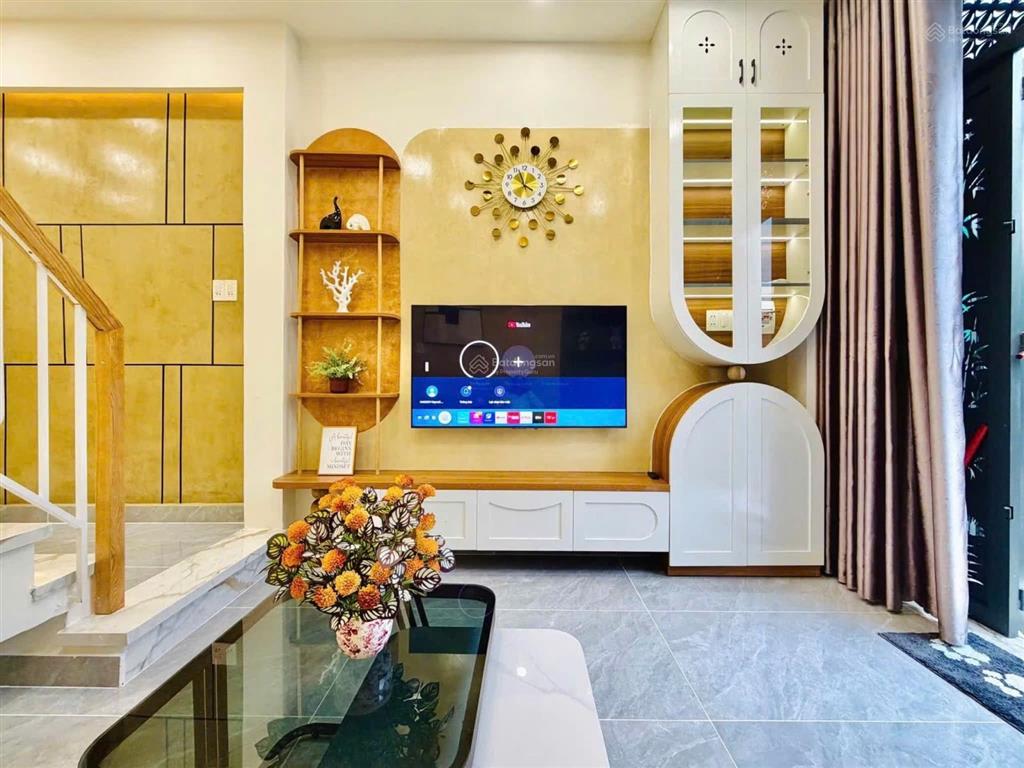 Siêu phẩm căn góc  hẻm xe hơi thông đậu cửa  đối diện emart phan huy ích