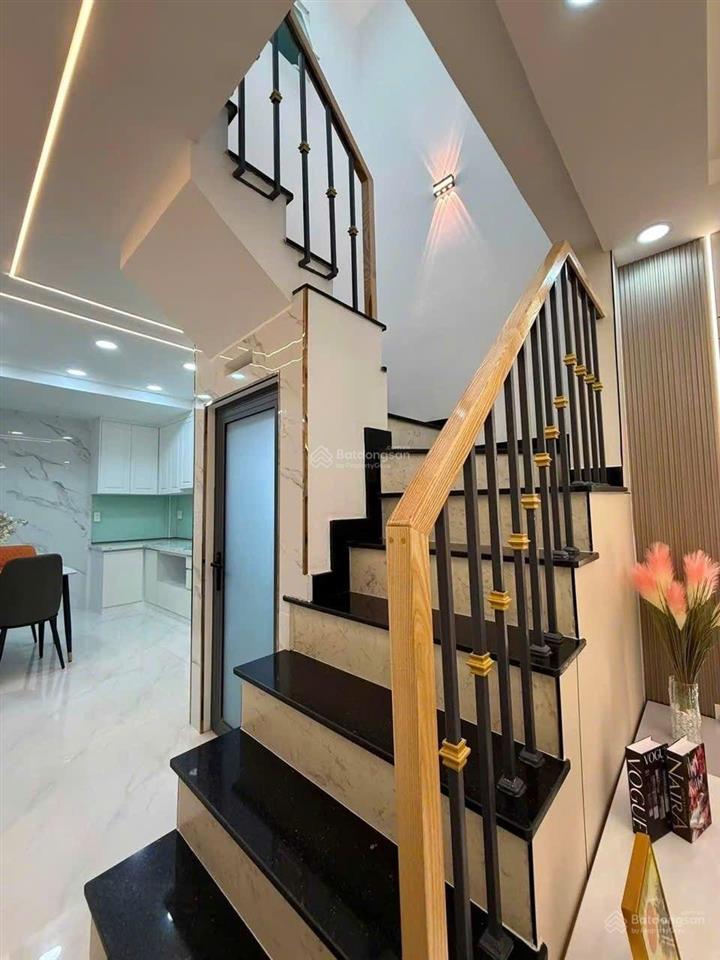 Bán nhà đẹp vào ở ngay p15 tân bình  cách hẻm xe hơi 20m  giá 4.3 tỷ