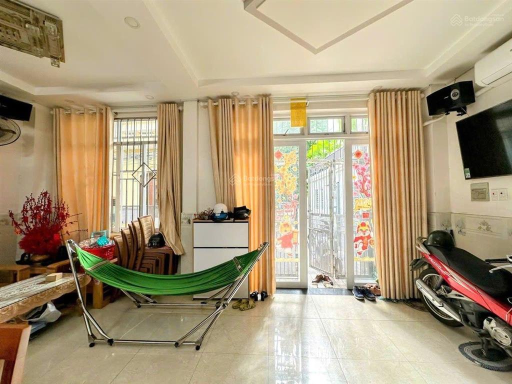 Chính chủ gửi bán nhà ngang 6.5m hiếm có 3 tầng st đường 21 p8 gò vấp hẻm ô tô sát quang trung