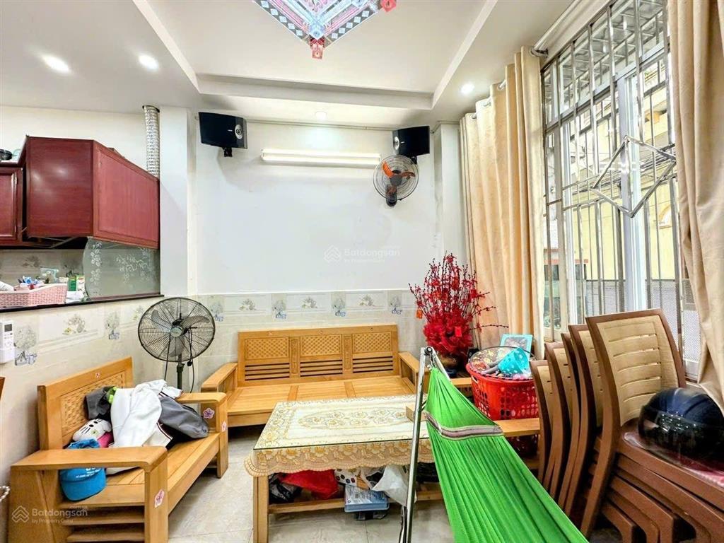 Chính chủ gửi bán nhà ngang 6.5m hiếm có 3 tầng st đường 21 p8 gò vấp hẻm ô tô sát quang trung