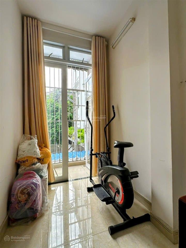 Chính chủ gửi bán nhà ngang 6.5m hiếm có 3 tầng st đường 21 p8 gò vấp hẻm ô tô sát quang trung