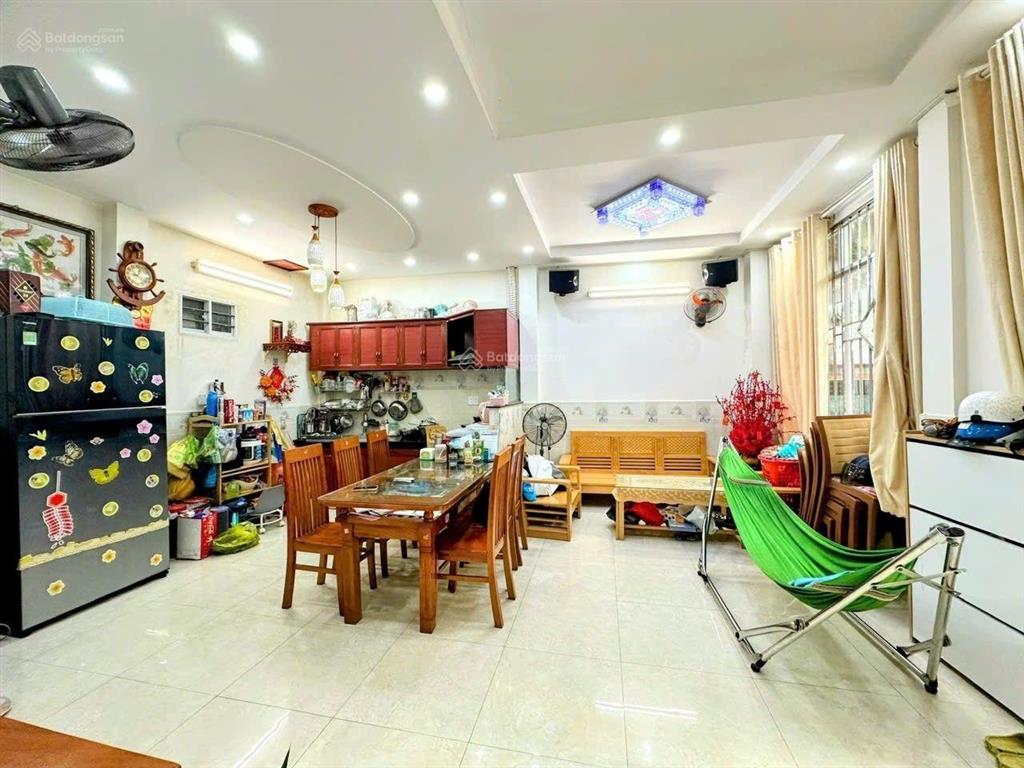 Chính chủ gửi bán nhà ngang 6.5m hiếm có 3 tầng st đường 21 p8 gò vấp hẻm ô tô sát quang trung