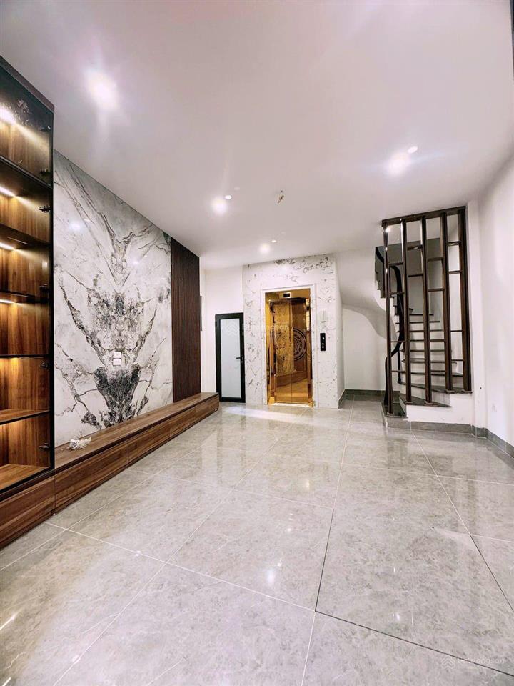 Bán nhanh siêu phẩm lò đúc 42m2  5 tầng thang máy  30m ra mặt phố lớn