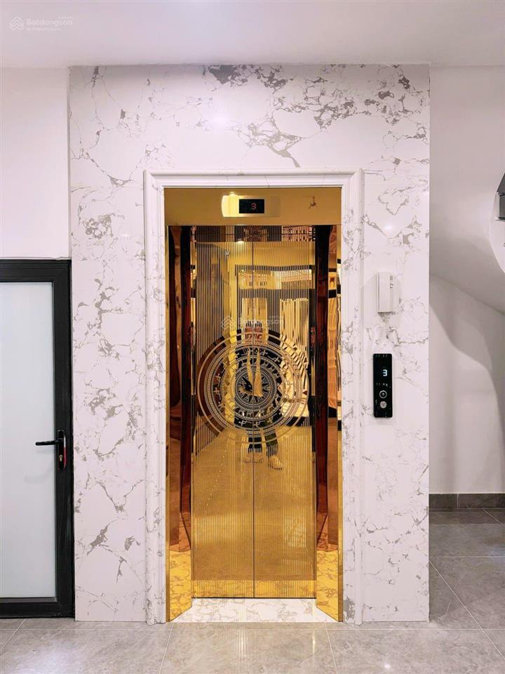 Cực phẩm phố lò đúc  thang máy  lô góc 5 tầng  diện tích 42m2  20m ra mặt phố lớn